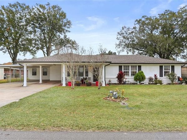 137 RIVER OAKS Drive, Luling, LA 70070