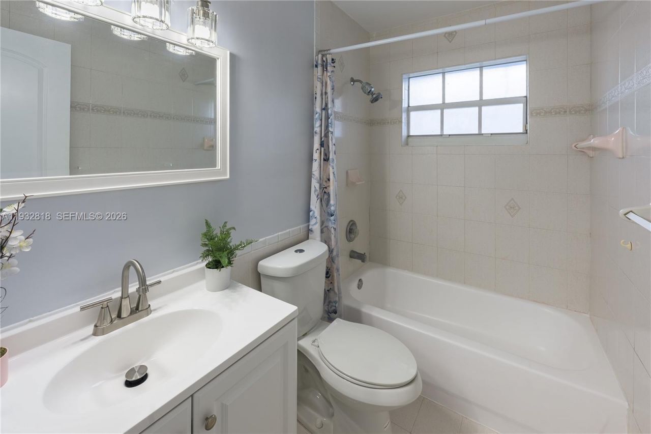 13797 SW 154th St, Miami, FL 33177 Photo