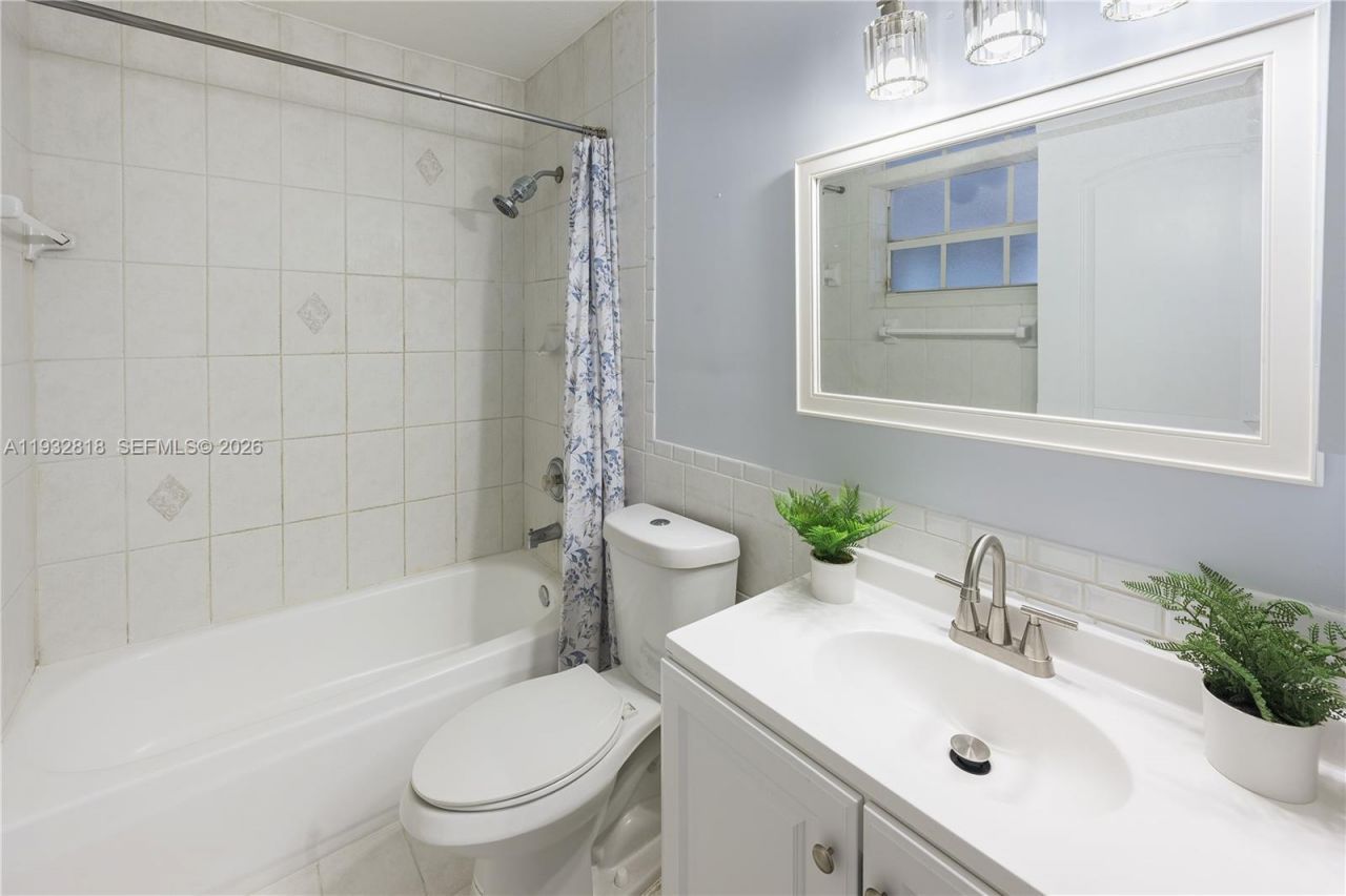 13797 SW 154th St, Miami, FL 33177 Photo