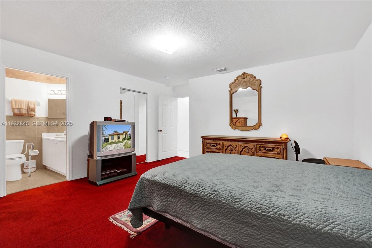 19110 NW 32nd Ave, Miami Gardens, FL 33056 Photo