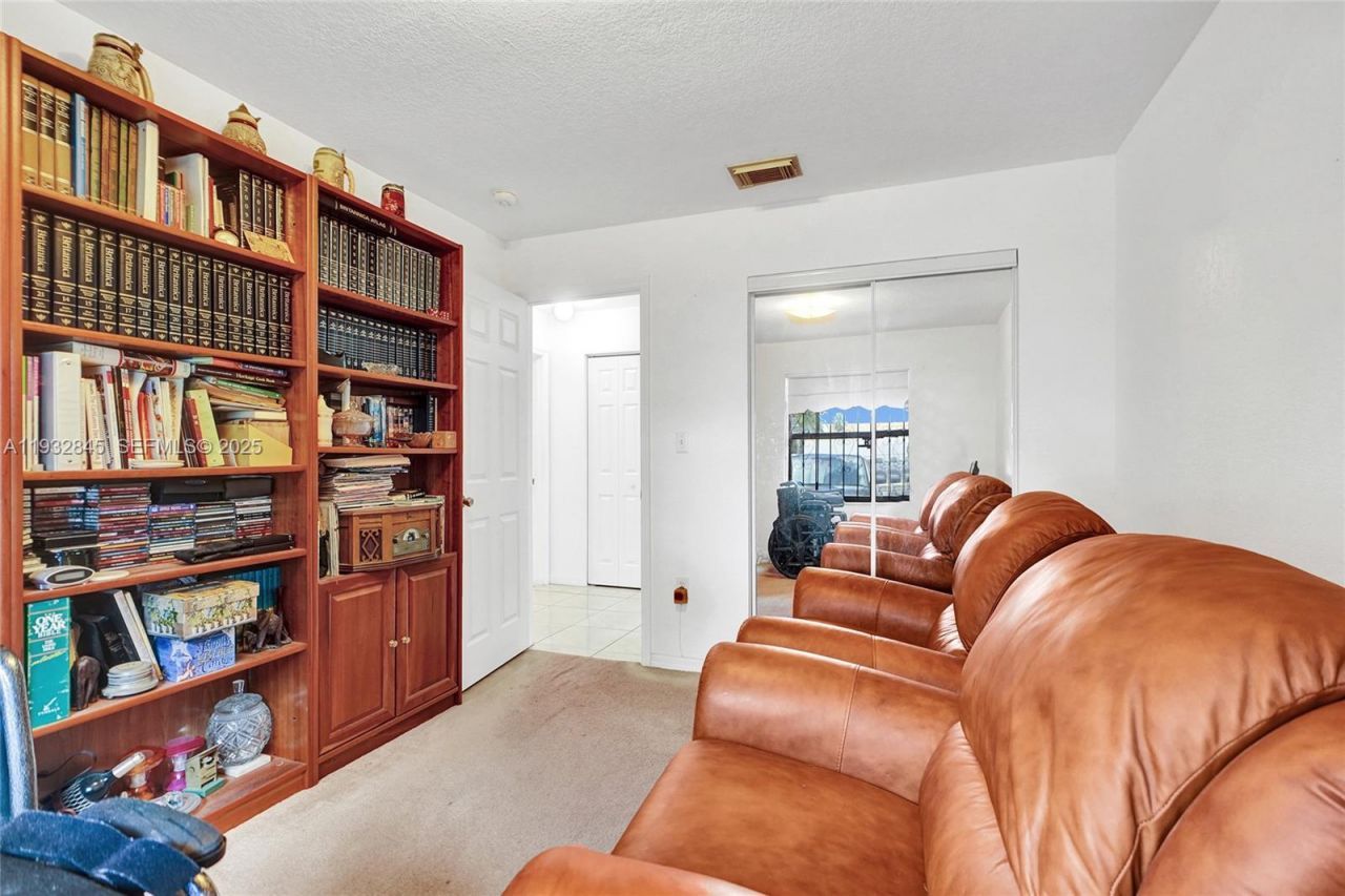 19110 NW 32nd Ave, Miami Gardens, FL 33056 Photo