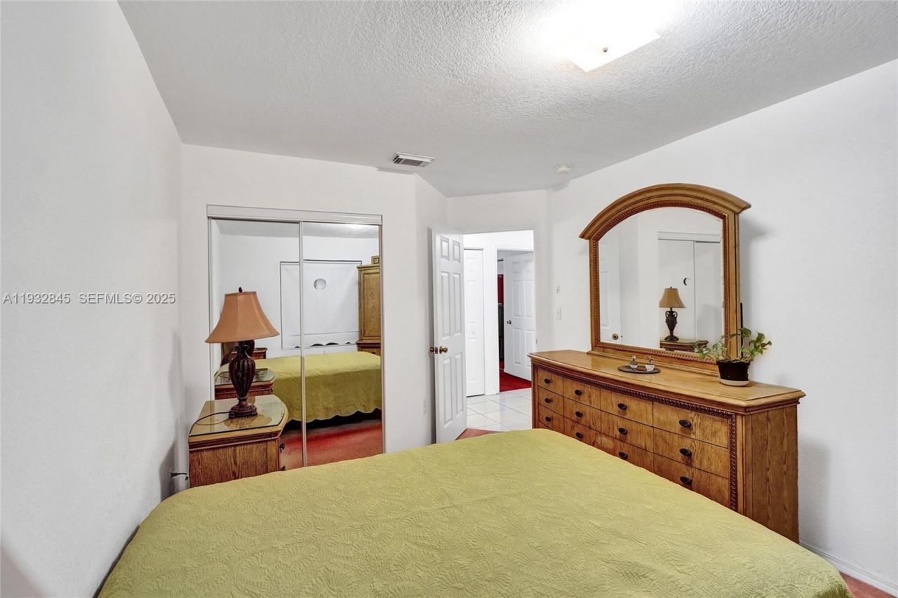 19110 NW 32nd Ave, Miami Gardens, FL 33056 Photo