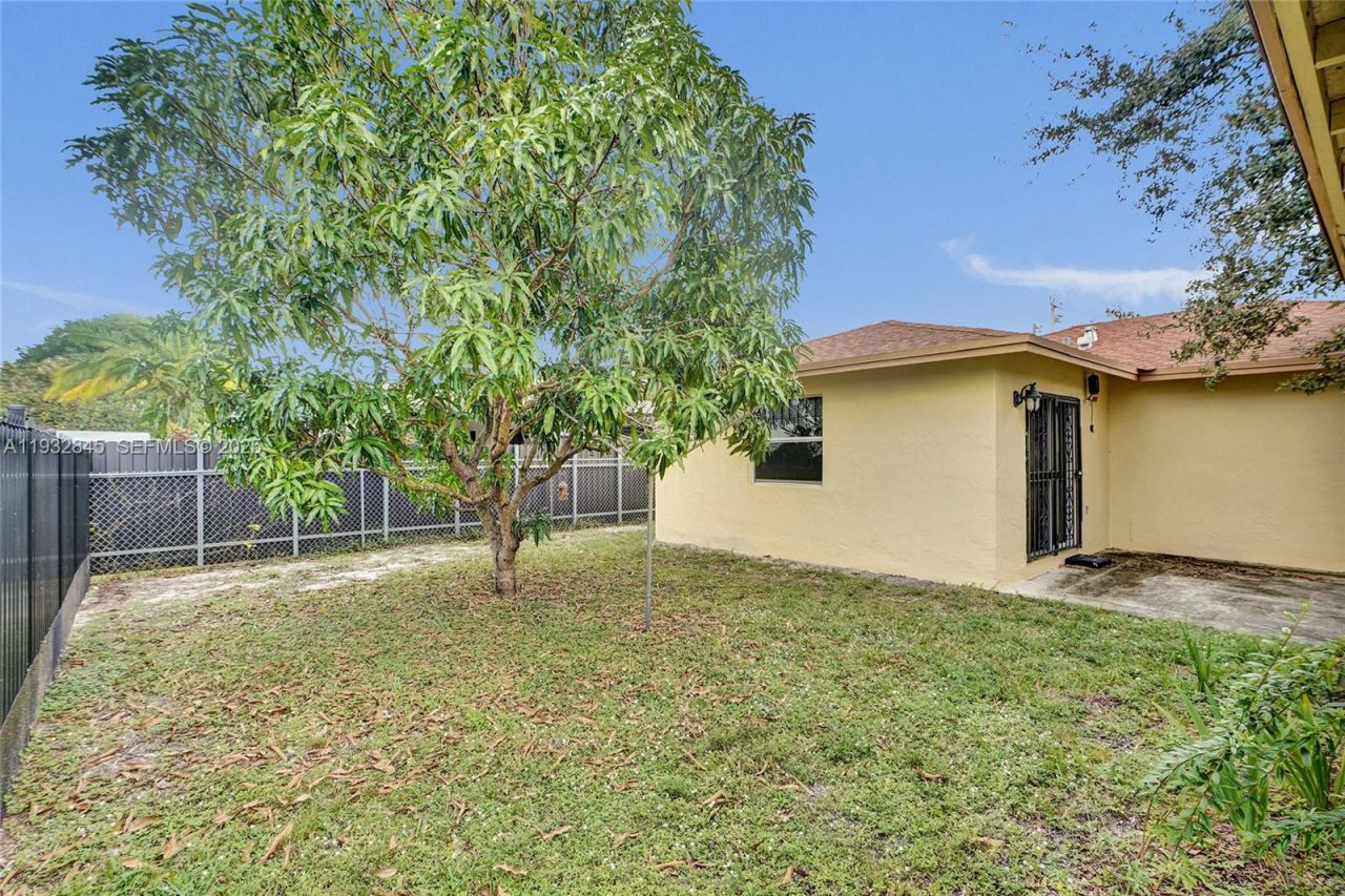 19110 NW 32nd Ave, Miami Gardens, FL 33056 Photo