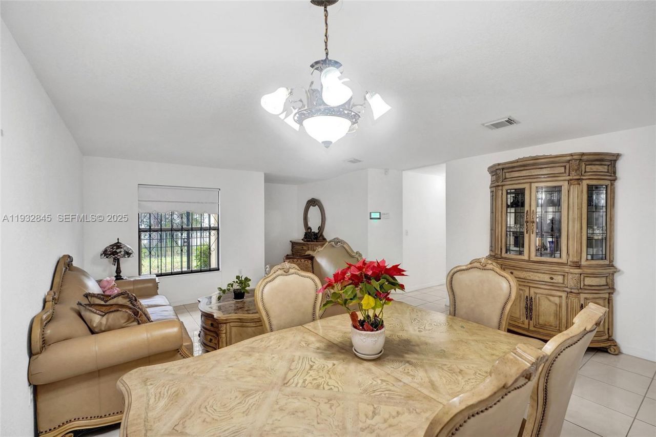 19110 NW 32nd Ave, Miami Gardens, FL 33056 Photo