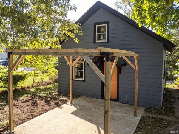 3802 Fairfield Avenue, Fort Wayne, IN 46807