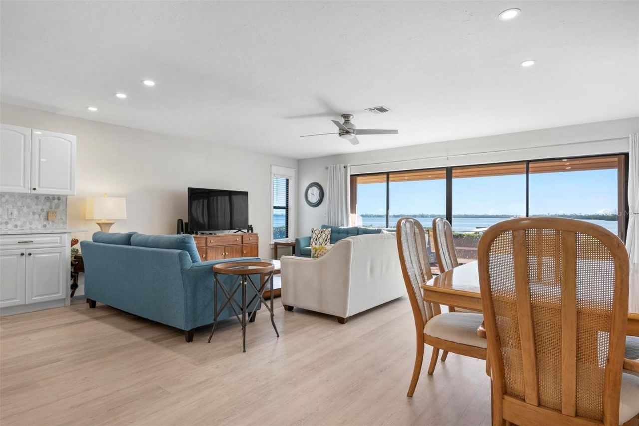 3875 Catalina Drive, Bradenton, FL 34210 Photo