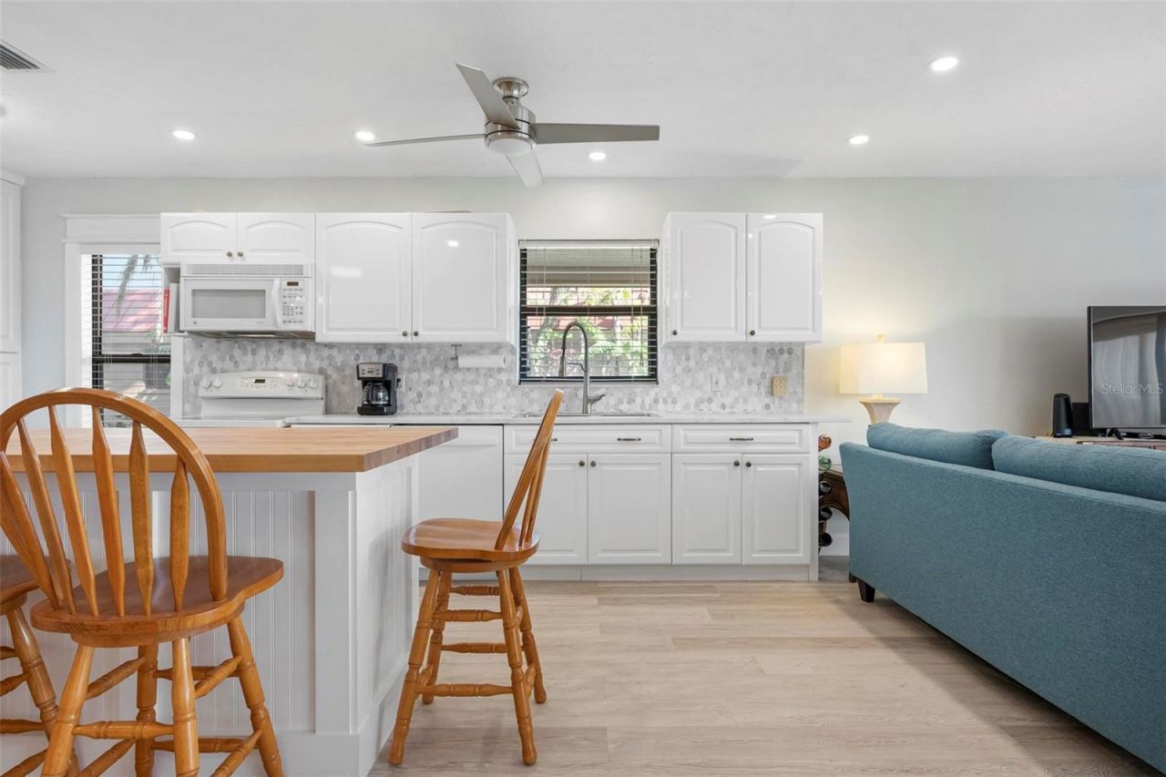 3875 Catalina Drive, Bradenton, FL 34210 Photo