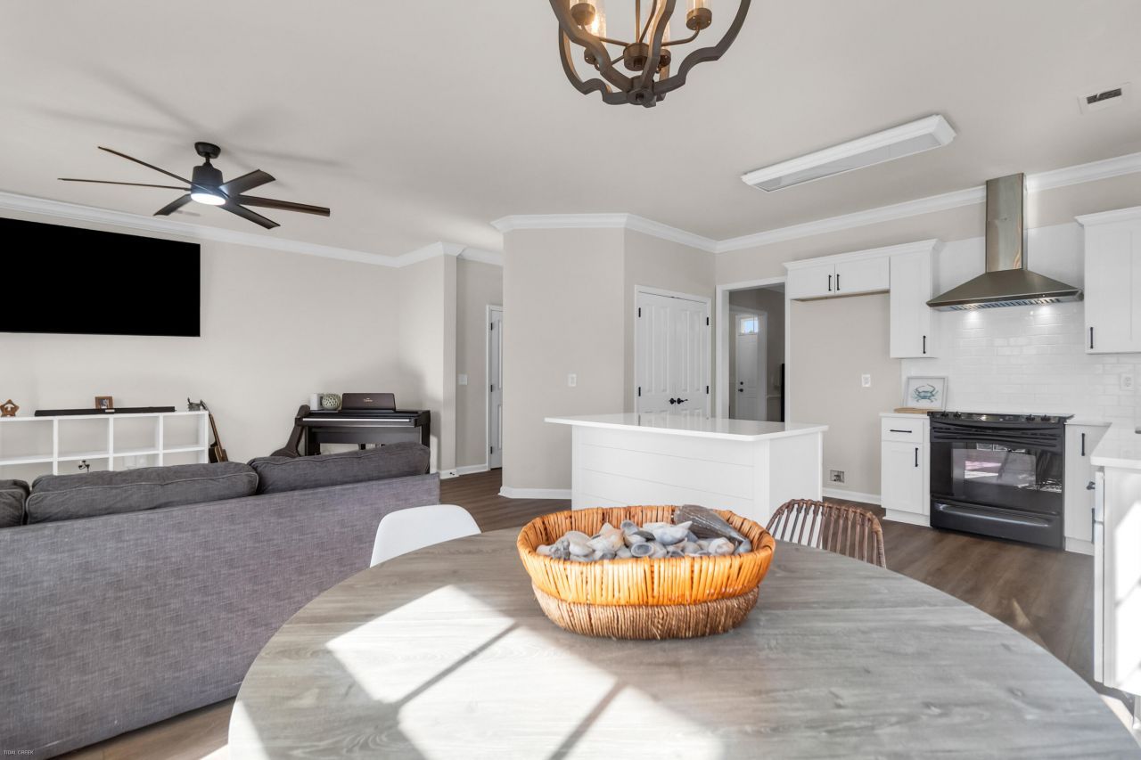 113 Amaranth Avenue Photo 13