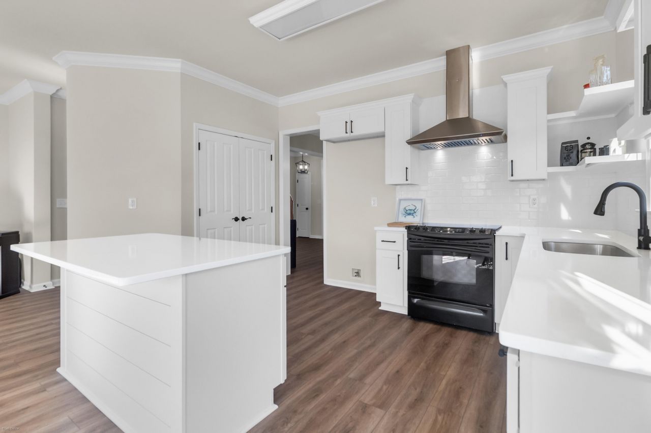 113 Amaranth Avenue Photo 14