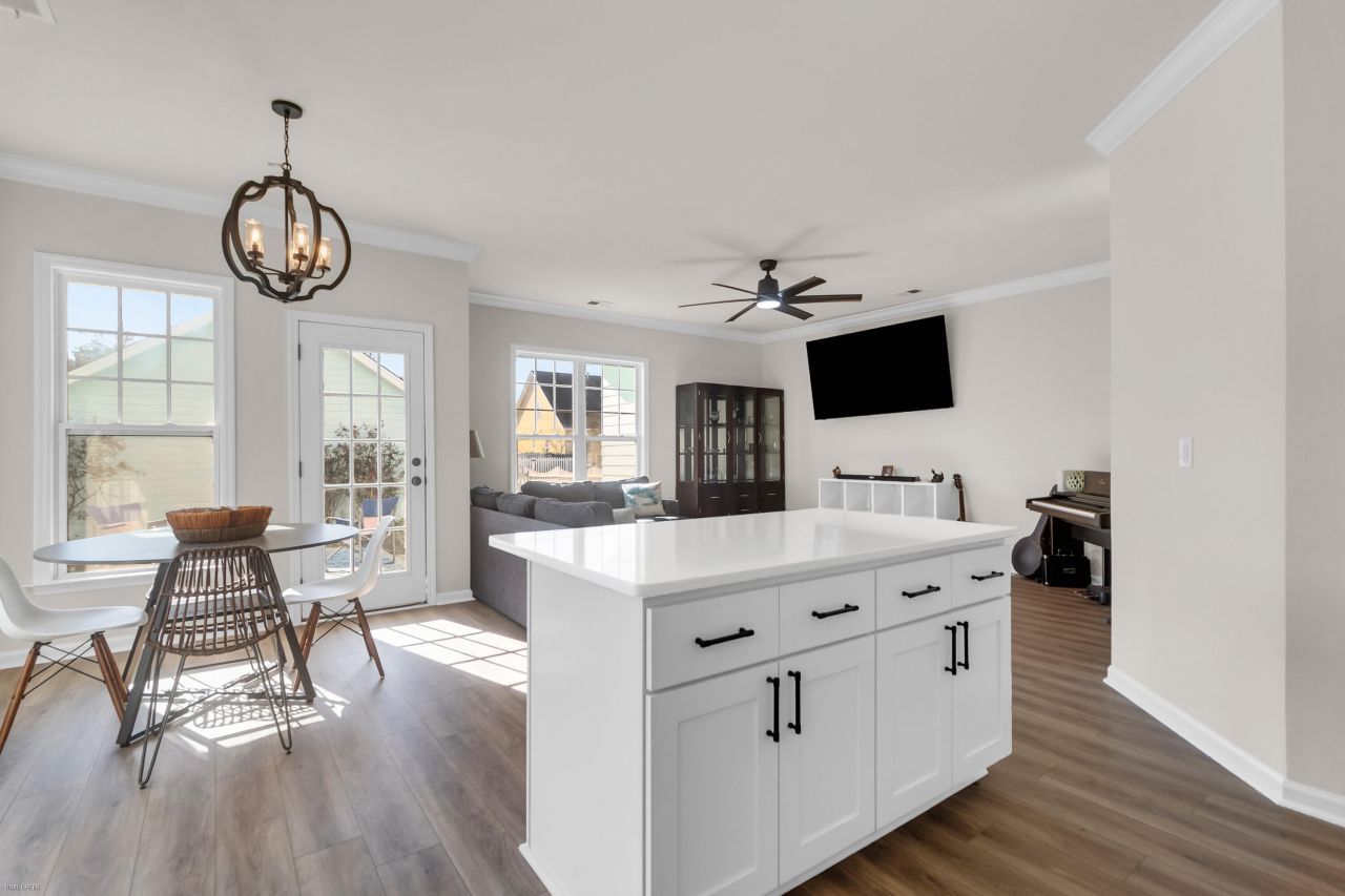 113 Amaranth Avenue Photo 15