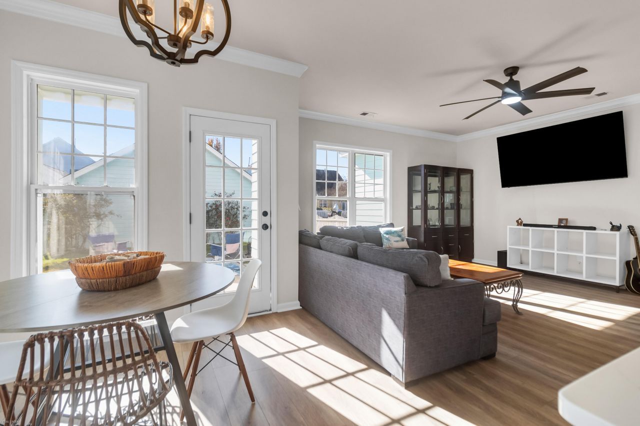 113 Amaranth Avenue Photo 16