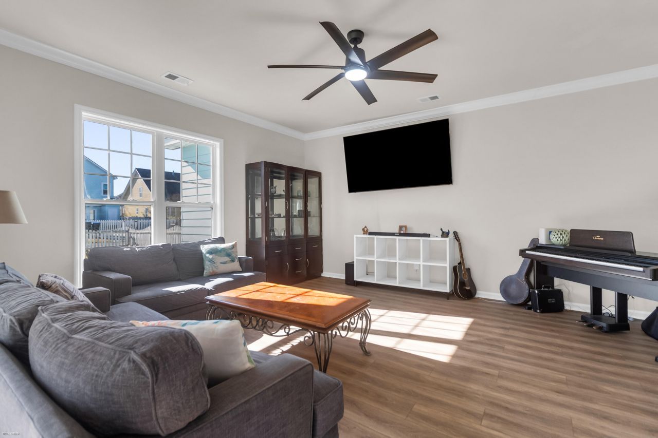 113 Amaranth Avenue Photo 17