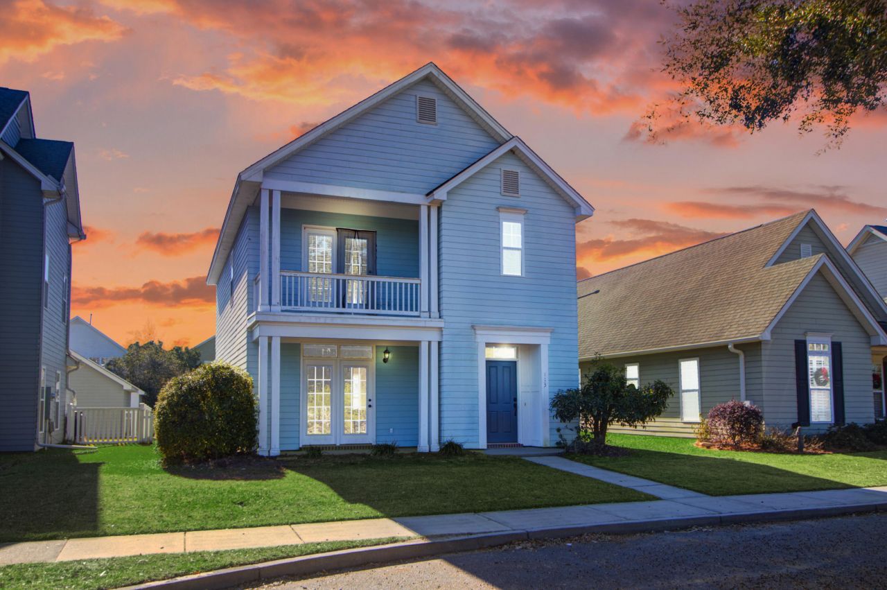 113 Amaranth Avenue Photo 2