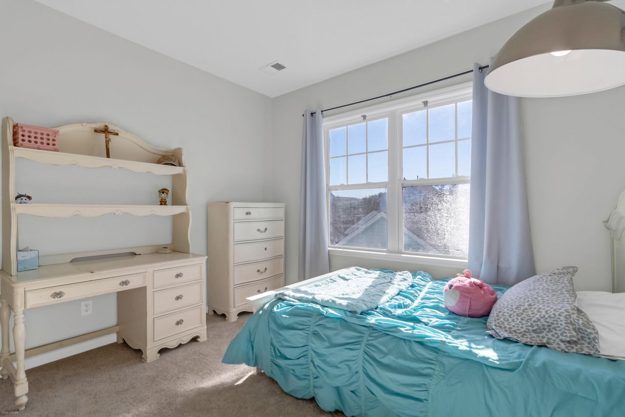 113 Amaranth Avenue Photo 22