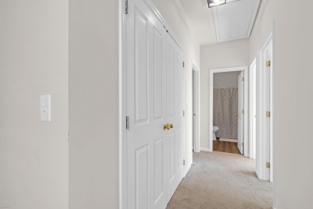 113 Amaranth Avenue Photo 24