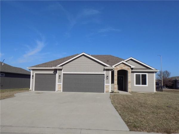 1215 Alexander Court, Ottawa, KS 66067