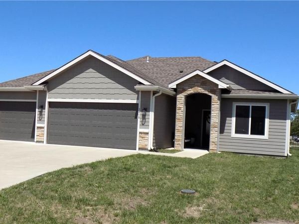 1215 Alexander Court, Ottawa, KS 66067