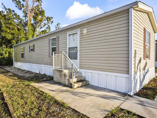 8333 SE Sandy Lane, Hobe Sound, FL 33455