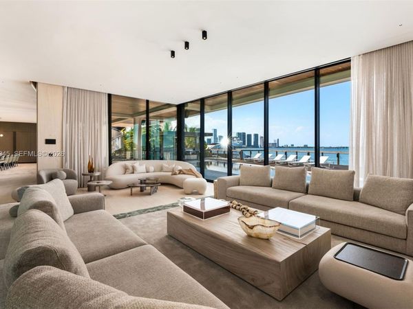 1413 N Venetian Way, Miami, FL 33139