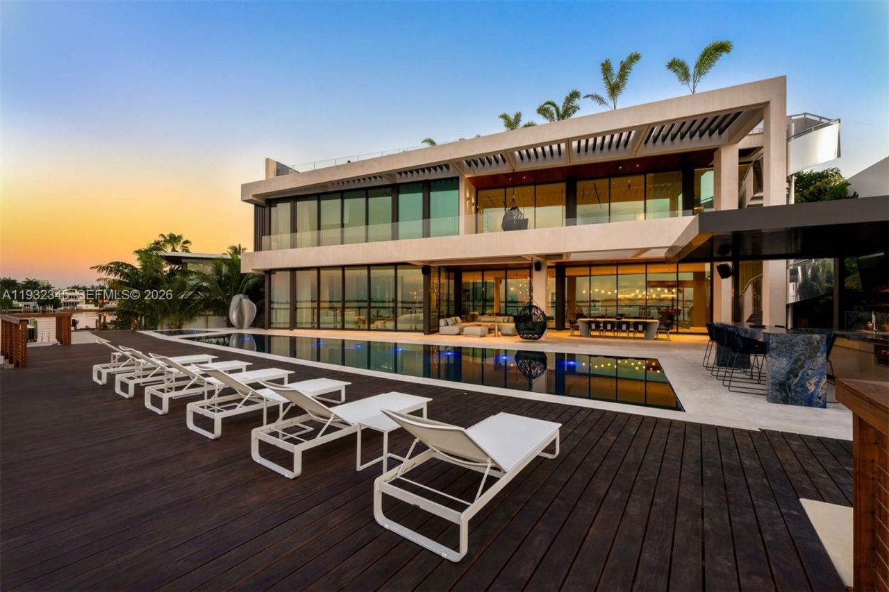 1413 N Venetian Way, Miami, FL 33139 Photo