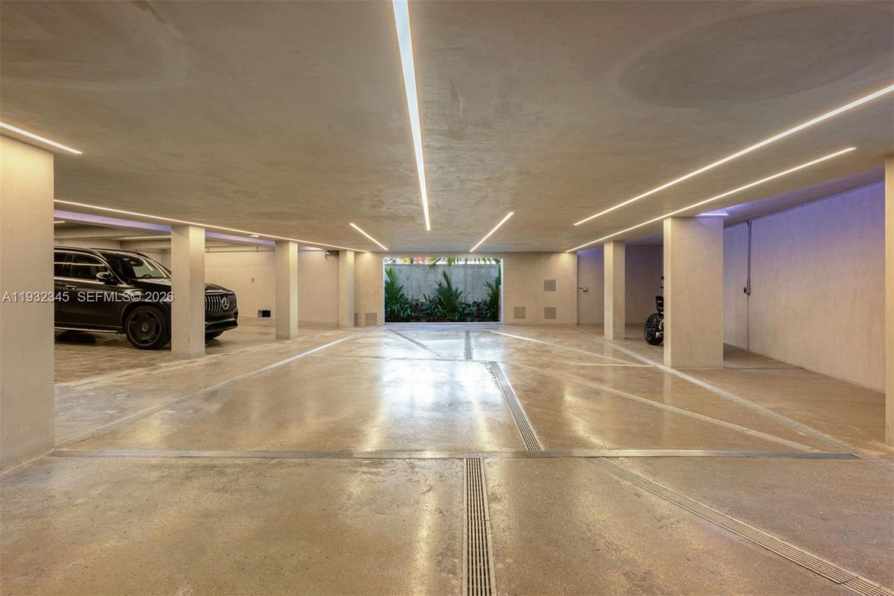 1413 N Venetian Way, Miami, FL 33139 Photo