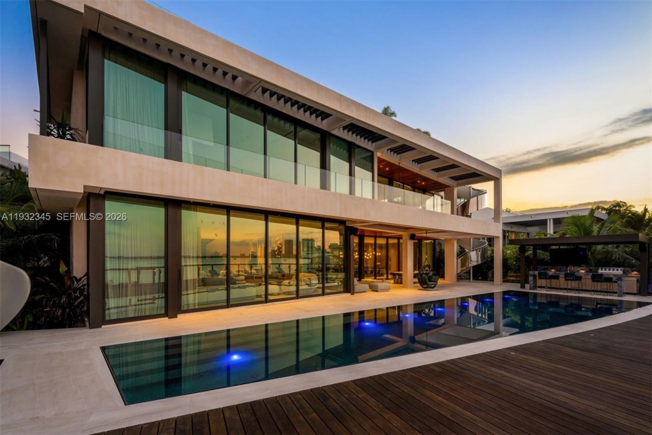 1413 N Venetian Way, Miami, FL 33139 Photo