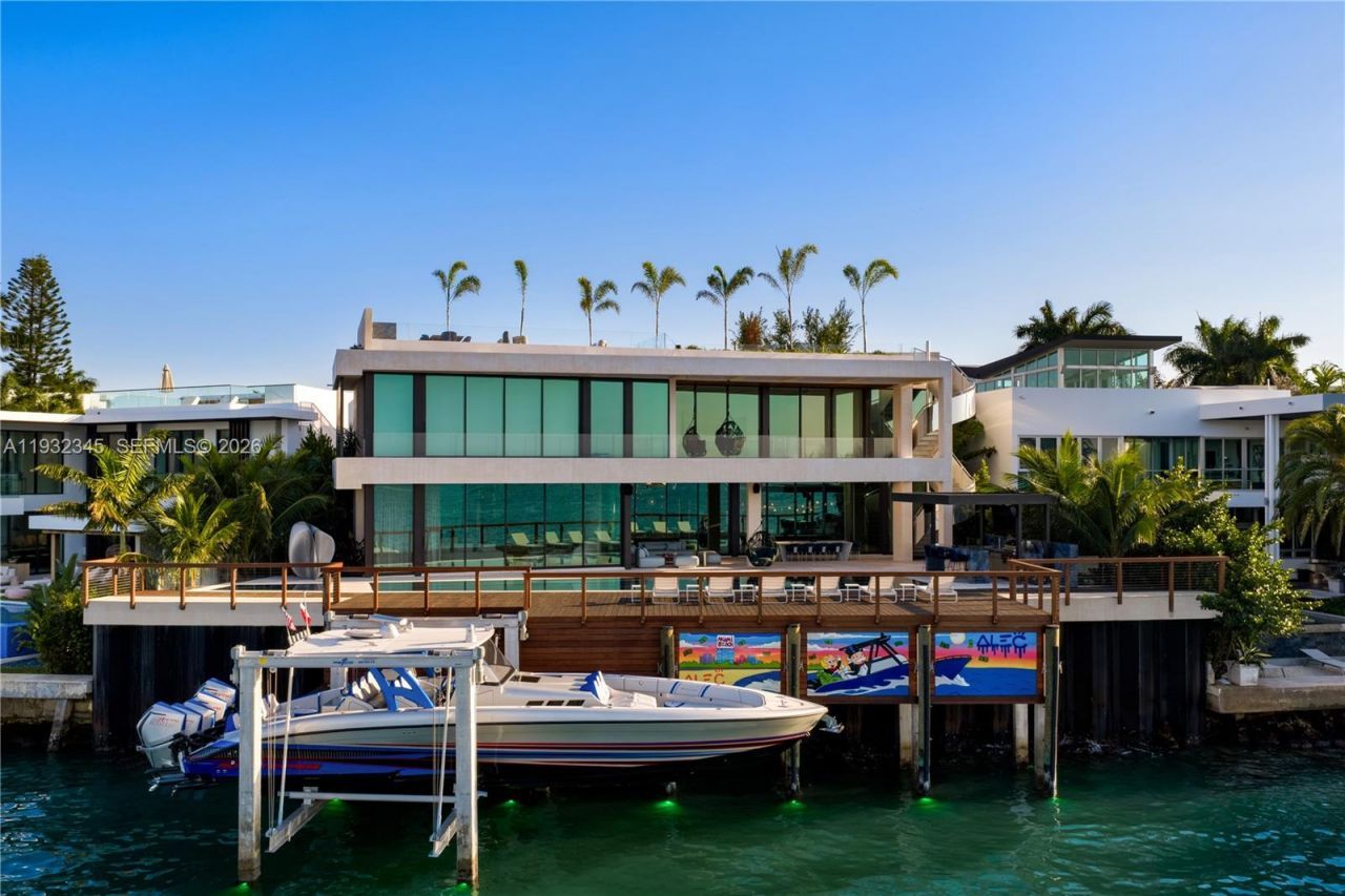 1413 N Venetian Way, Miami, FL 33139 Photo