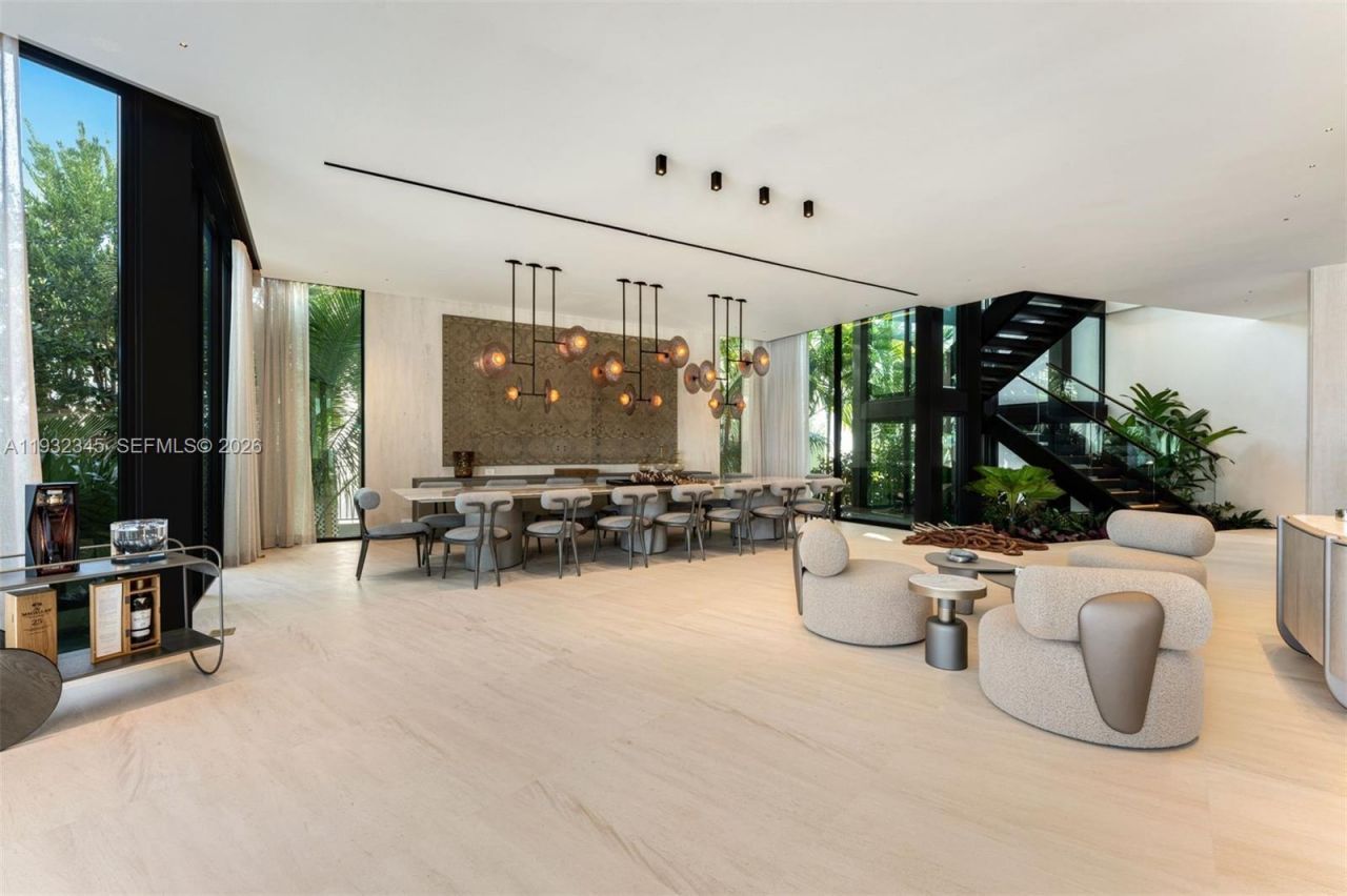 1413 N Venetian Way, Miami, FL 33139 Photo