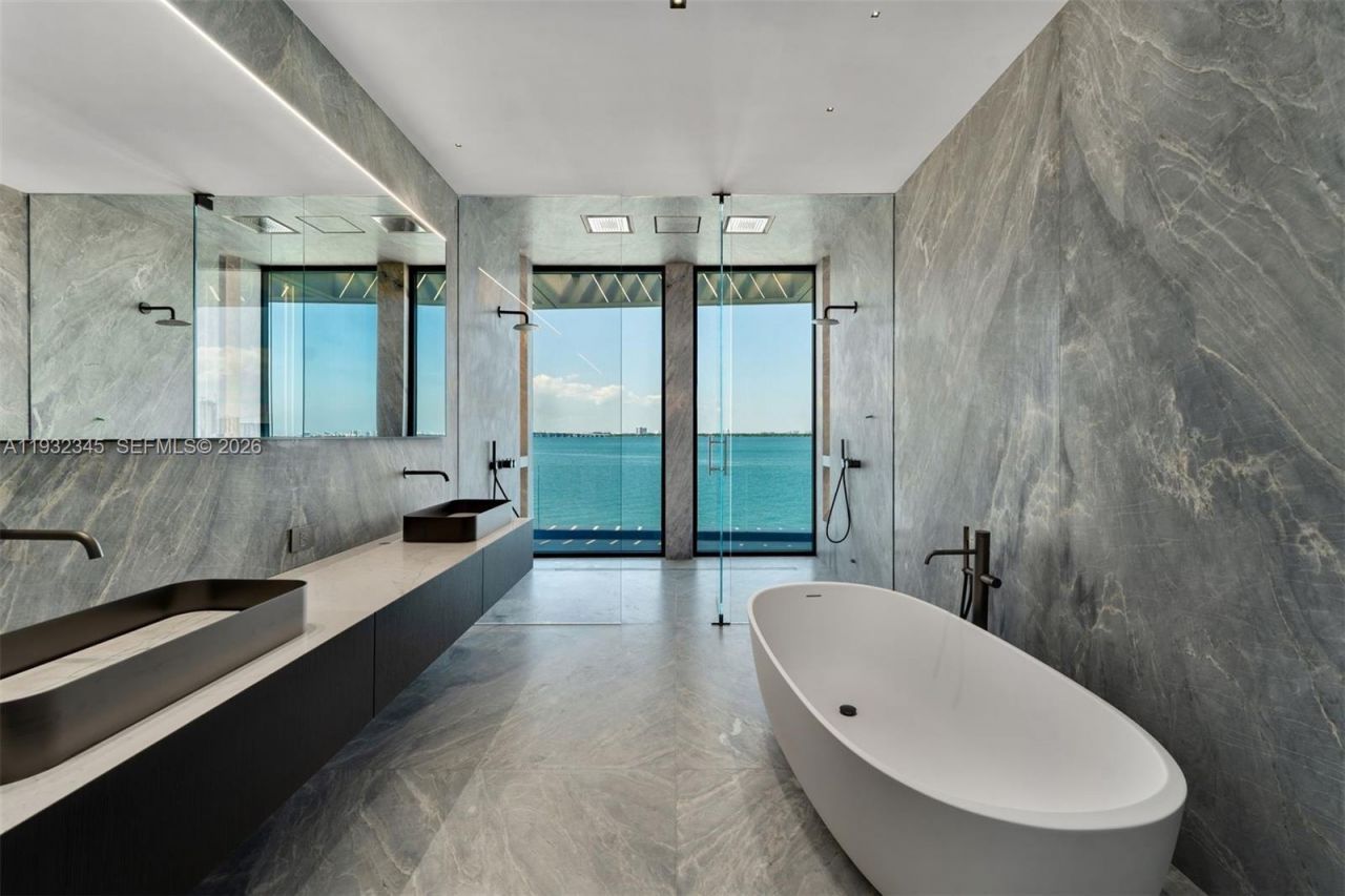 1413 N Venetian Way, Miami, FL 33139 Photo