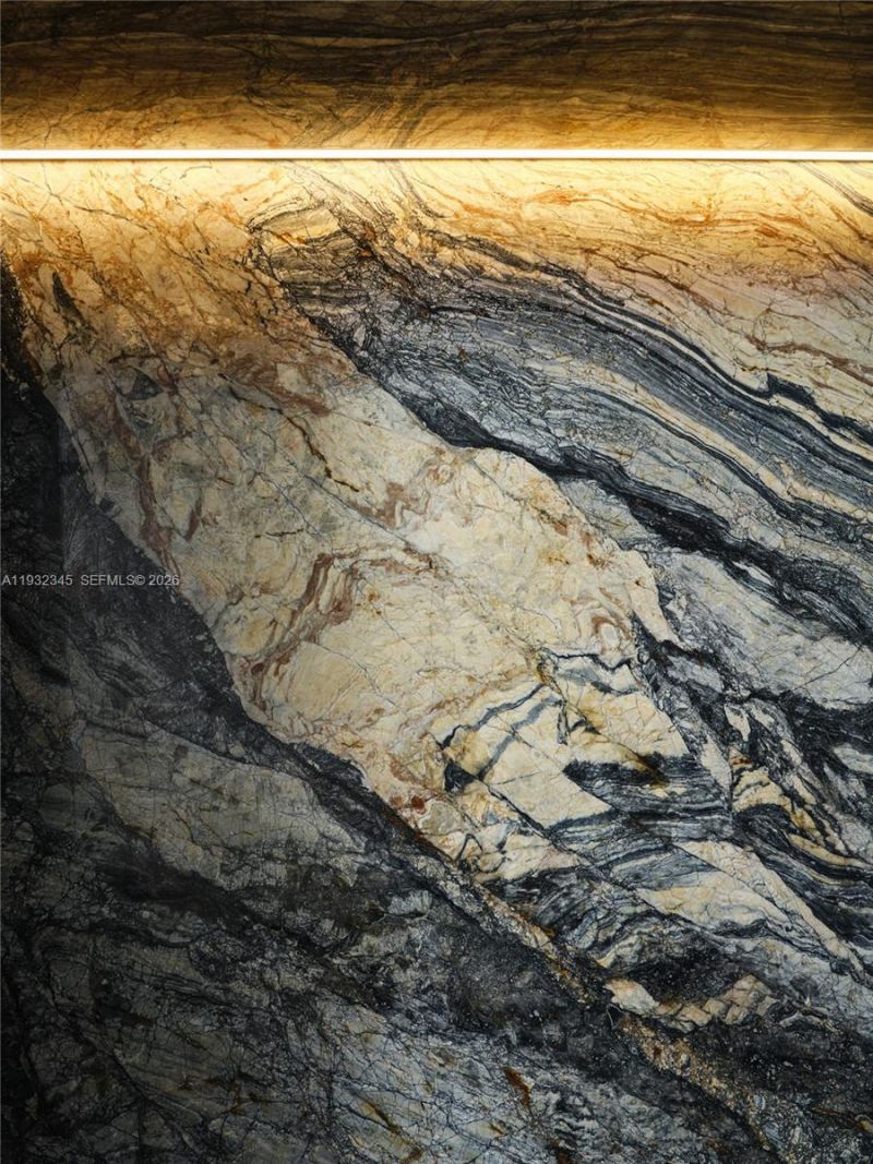 1413 N Venetian Way , Miami, FL 33139 Photo