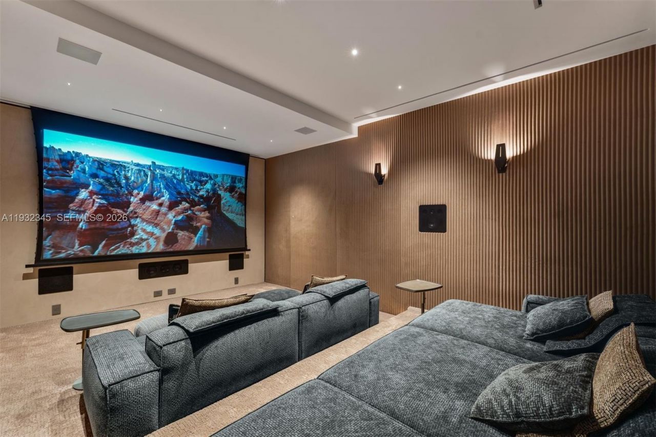 1413 N Venetian Way, Miami, FL 33139 Photo