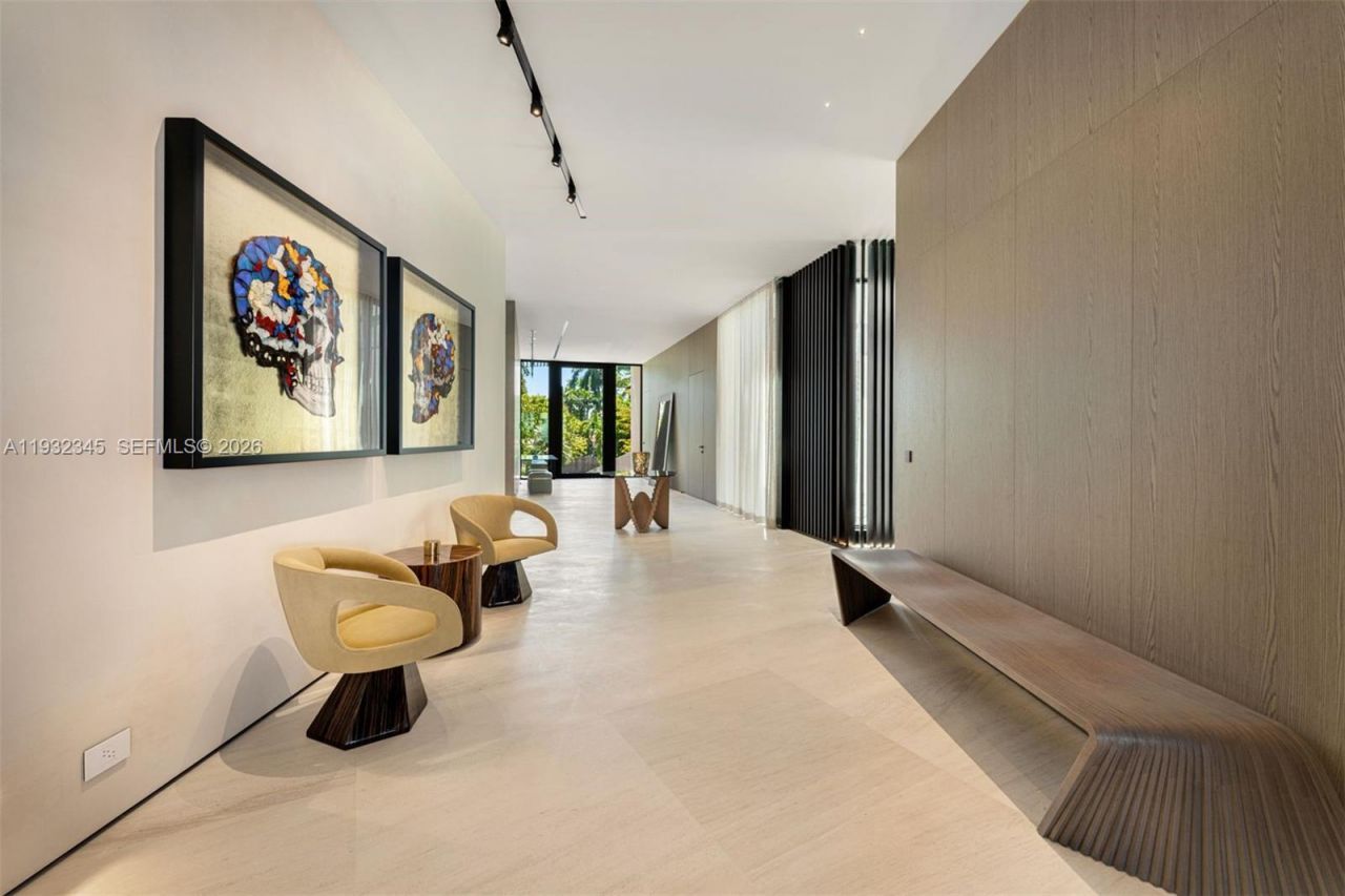 1413 N Venetian Way, Miami, FL 33139 Photo