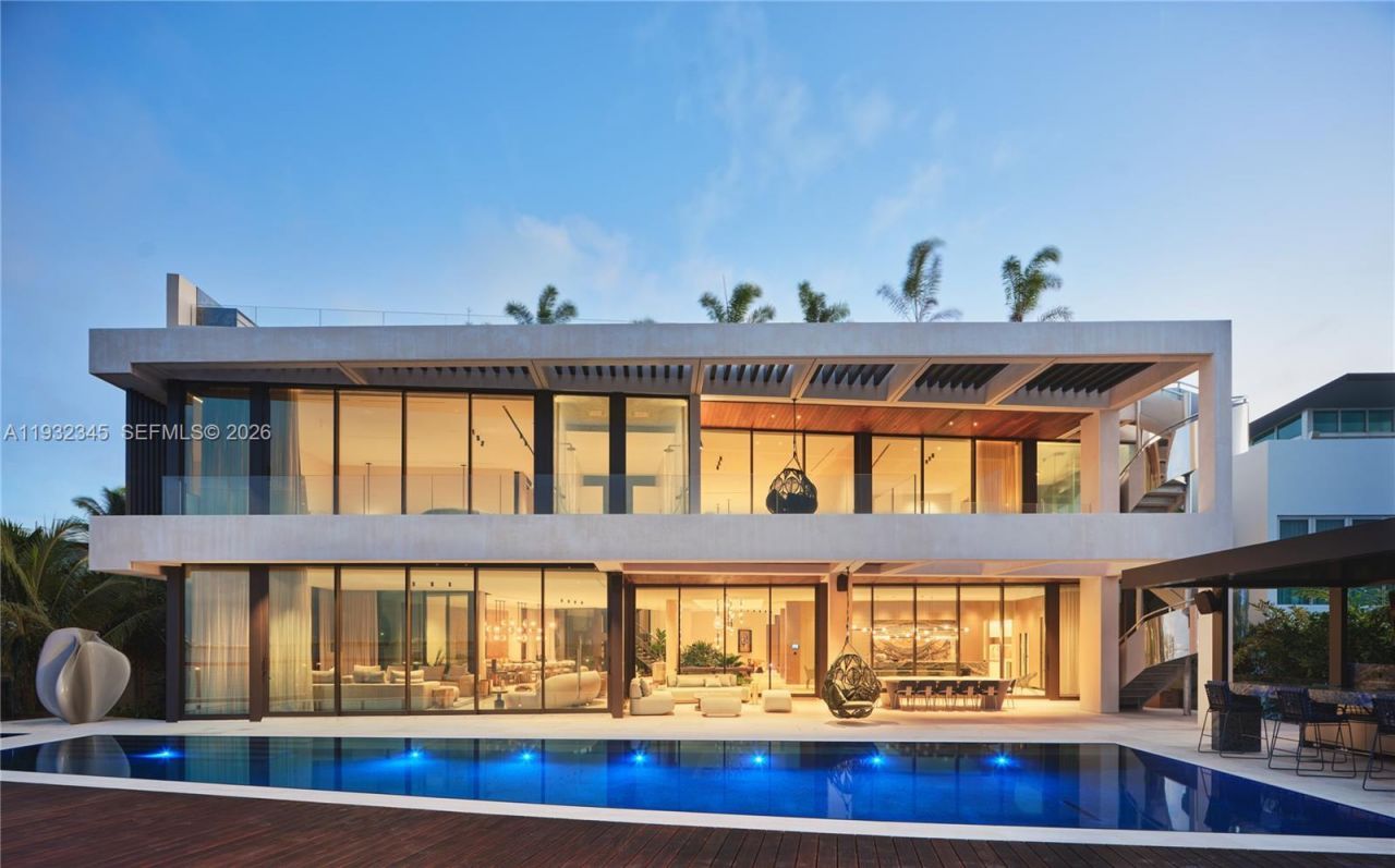 1413 N Venetian Way, Miami, FL 33139 Photo