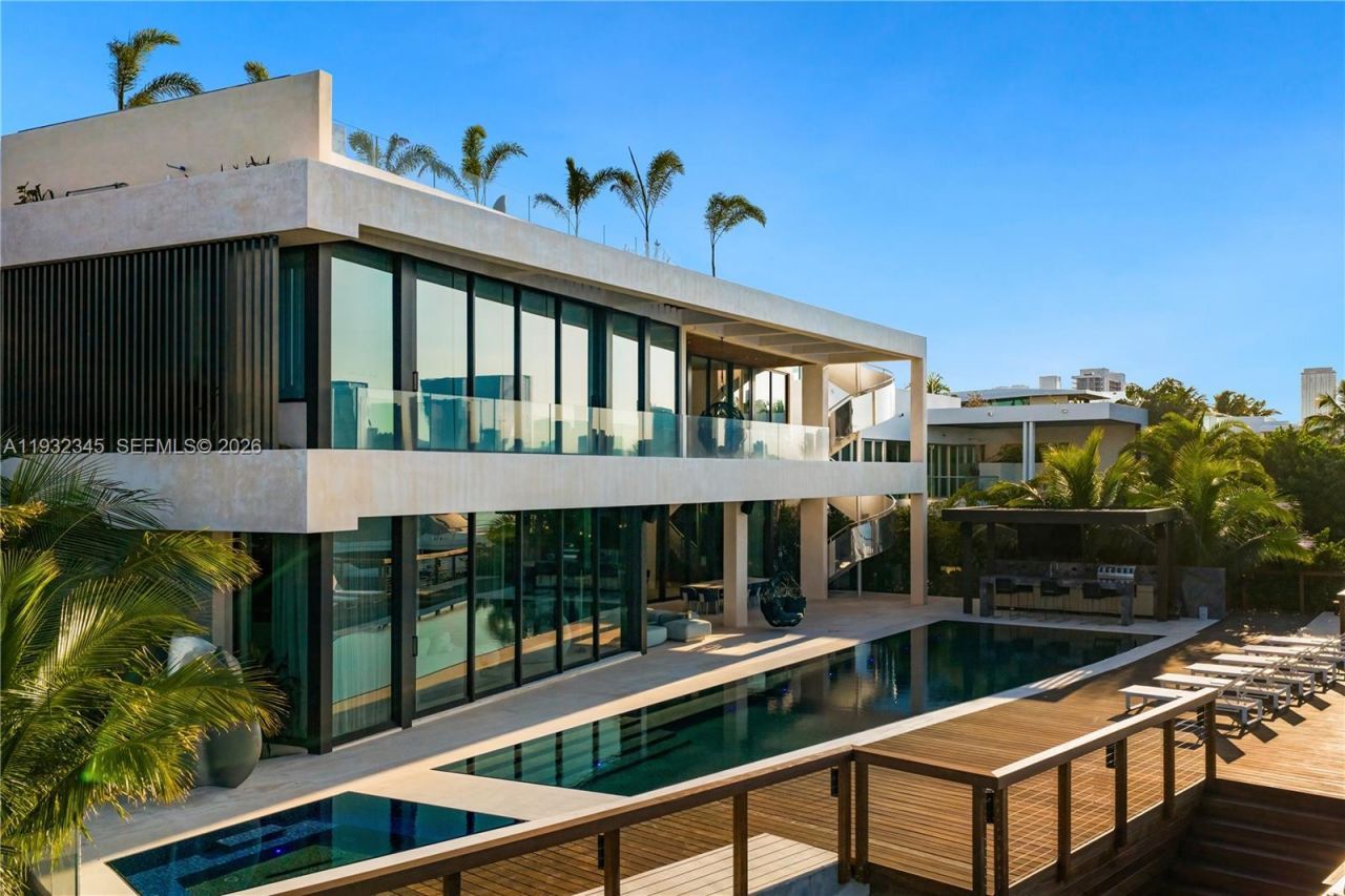1413 N Venetian Way, Miami, FL 33139 Photo