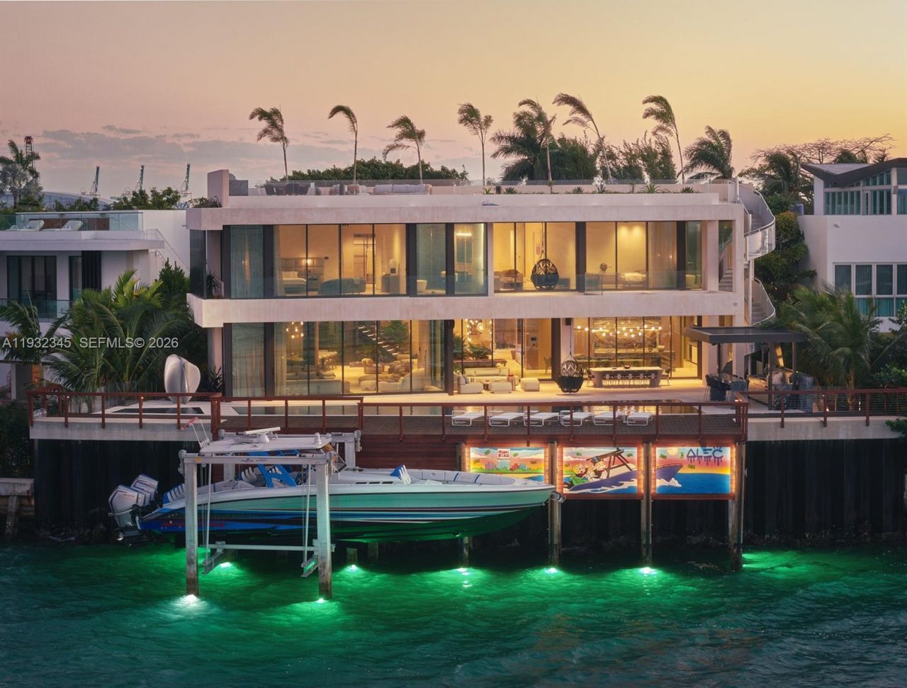 1413 N Venetian Way, Miami, FL 33139 Photo