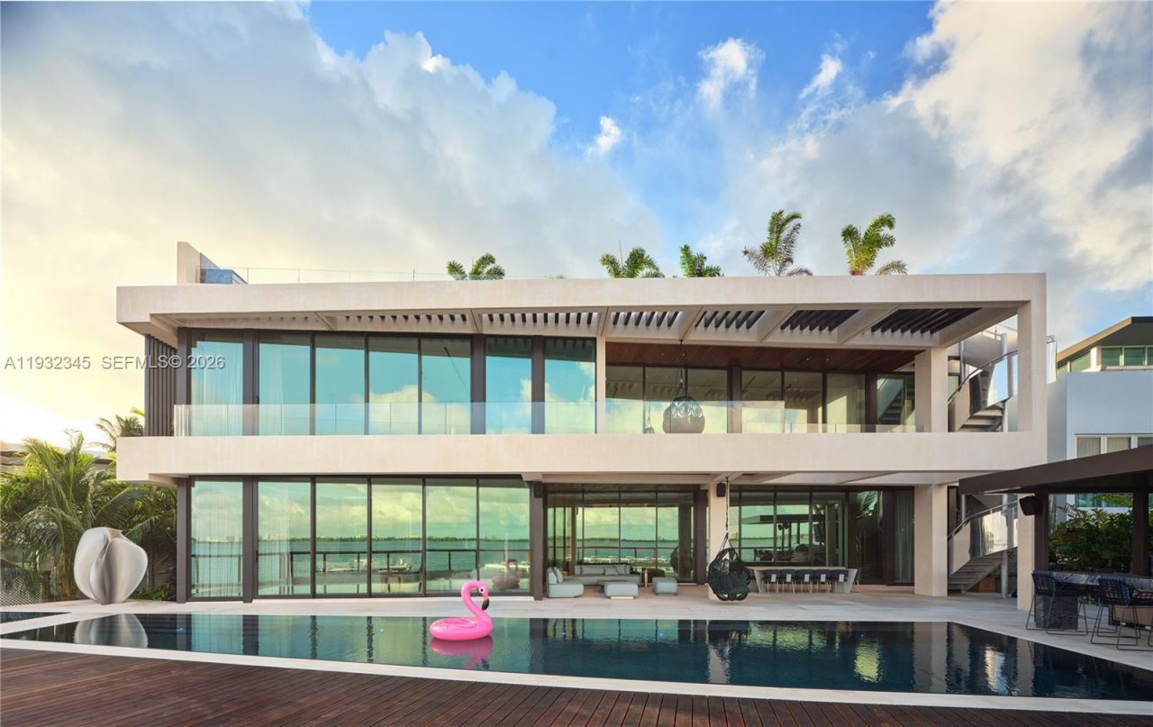 1413 N Venetian Way, Miami, FL 33139 Photo