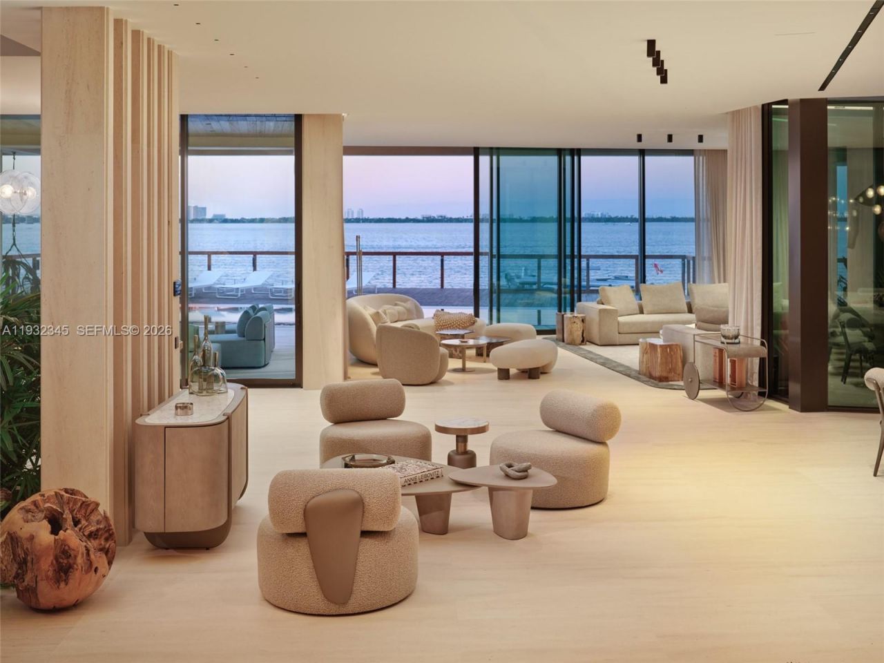 1413 N Venetian Way, Miami, FL 33139 Photo