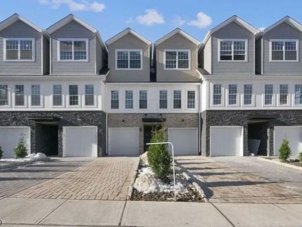 93 Prospect St, Garfield, NJ 07026