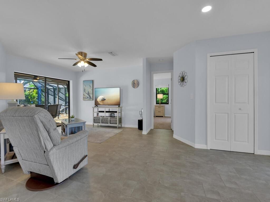 800 El Dorado Pkwy W, Cape Coral, FL 33914 Photo