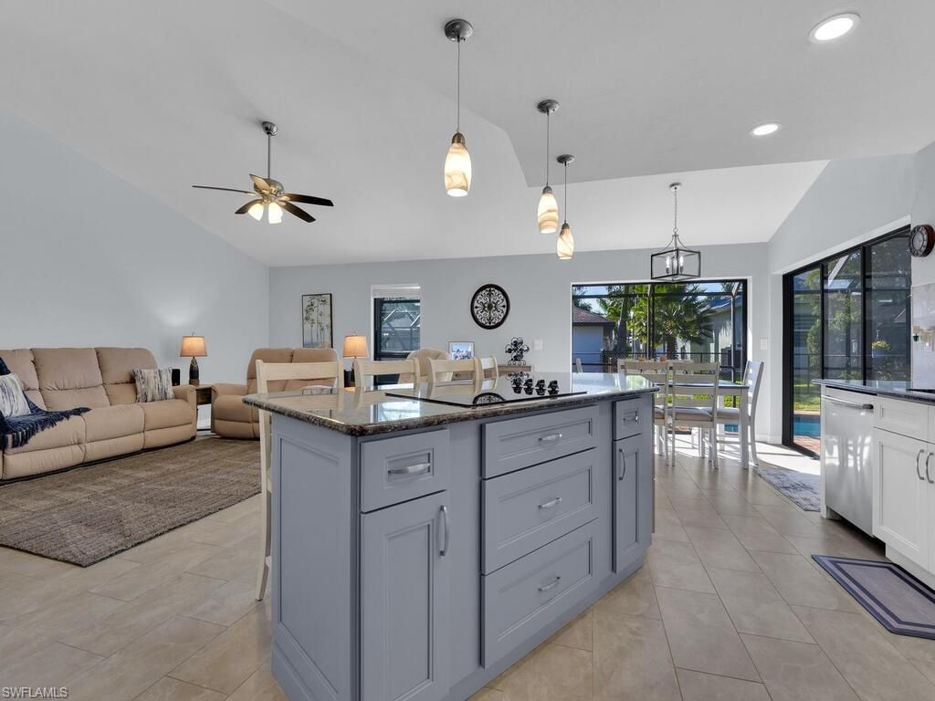 800 El Dorado Pkwy W, Cape Coral, FL 33914 Photo