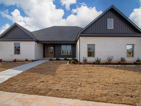 602 Corondelet Lane, Maumelle, AR 72113