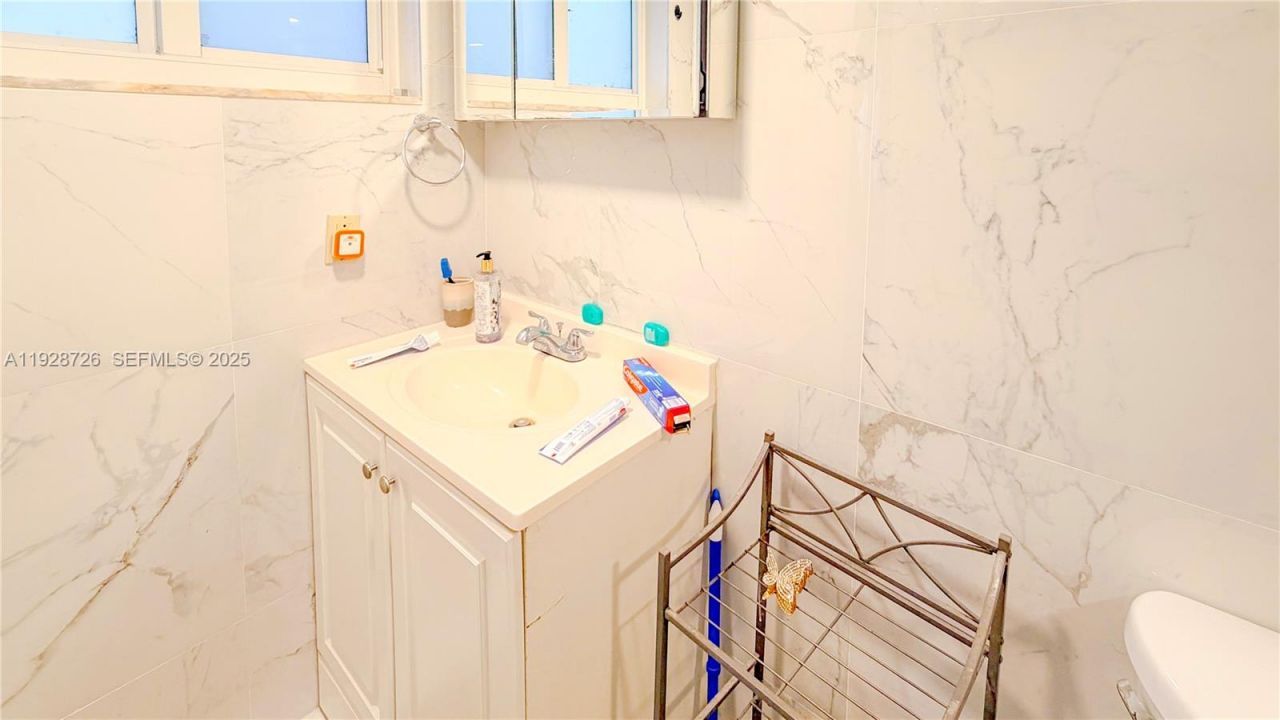 1101 NE 191st St , Unit H108, Miami, FL 33179 Photo