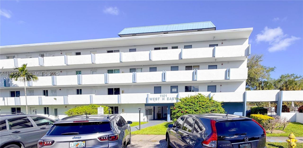 1101 NE 191st St , Unit H108, Miami, FL 33179 Photo