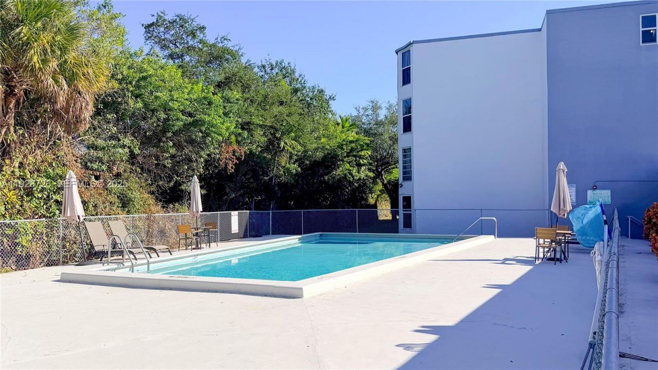 1101 NE 191st St , Unit H108, Miami, FL 33179 Photo