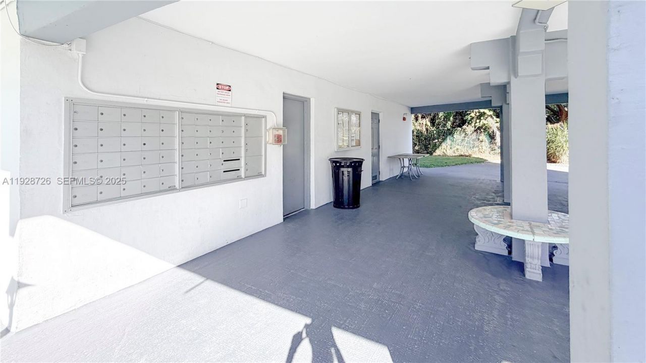 1101 NE 191st St , Unit H108, Miami, FL 33179 Photo