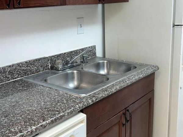 1880 N Congress Ave, Unit 105, West Palm Beach, FL 33401