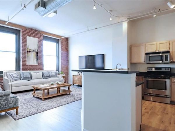 200 Main Street, Unit 310, Kansas City, MO 64105