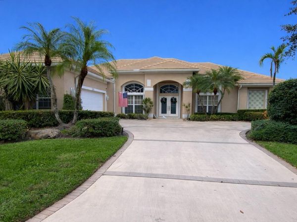 2201 SW Bradford Place, Palm City, FL 34990