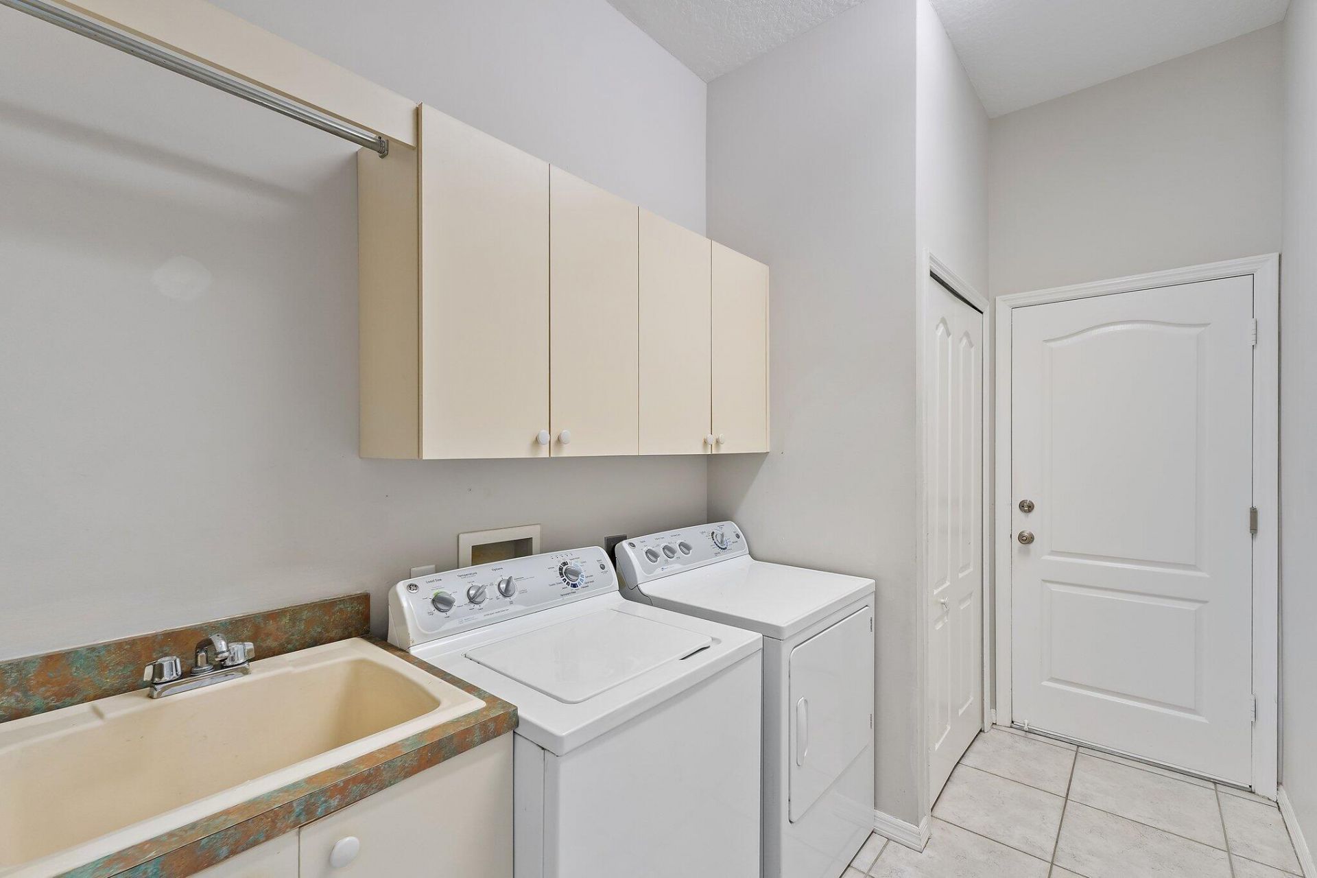 2201 SW Bradford Place, Palm City, FL 34990 Photo