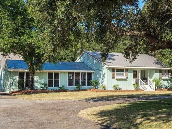 1349 Fairway Drive, Gulf Shores, AL 36542